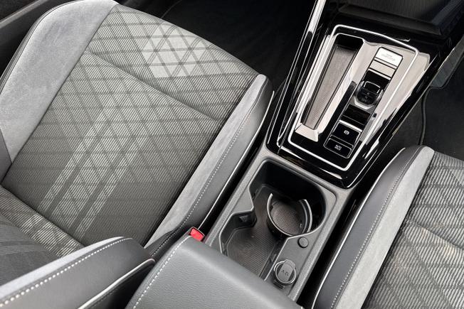Volkswagen Golf Photo 25