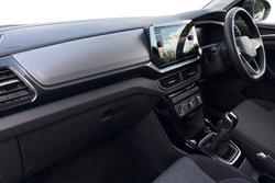 VOLKSWAGEN T-Cross Photo 2