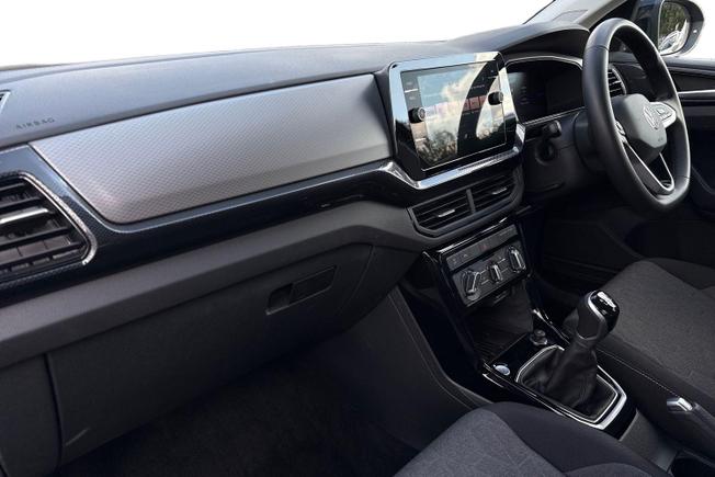 VOLKSWAGEN T-Cross Photo 2