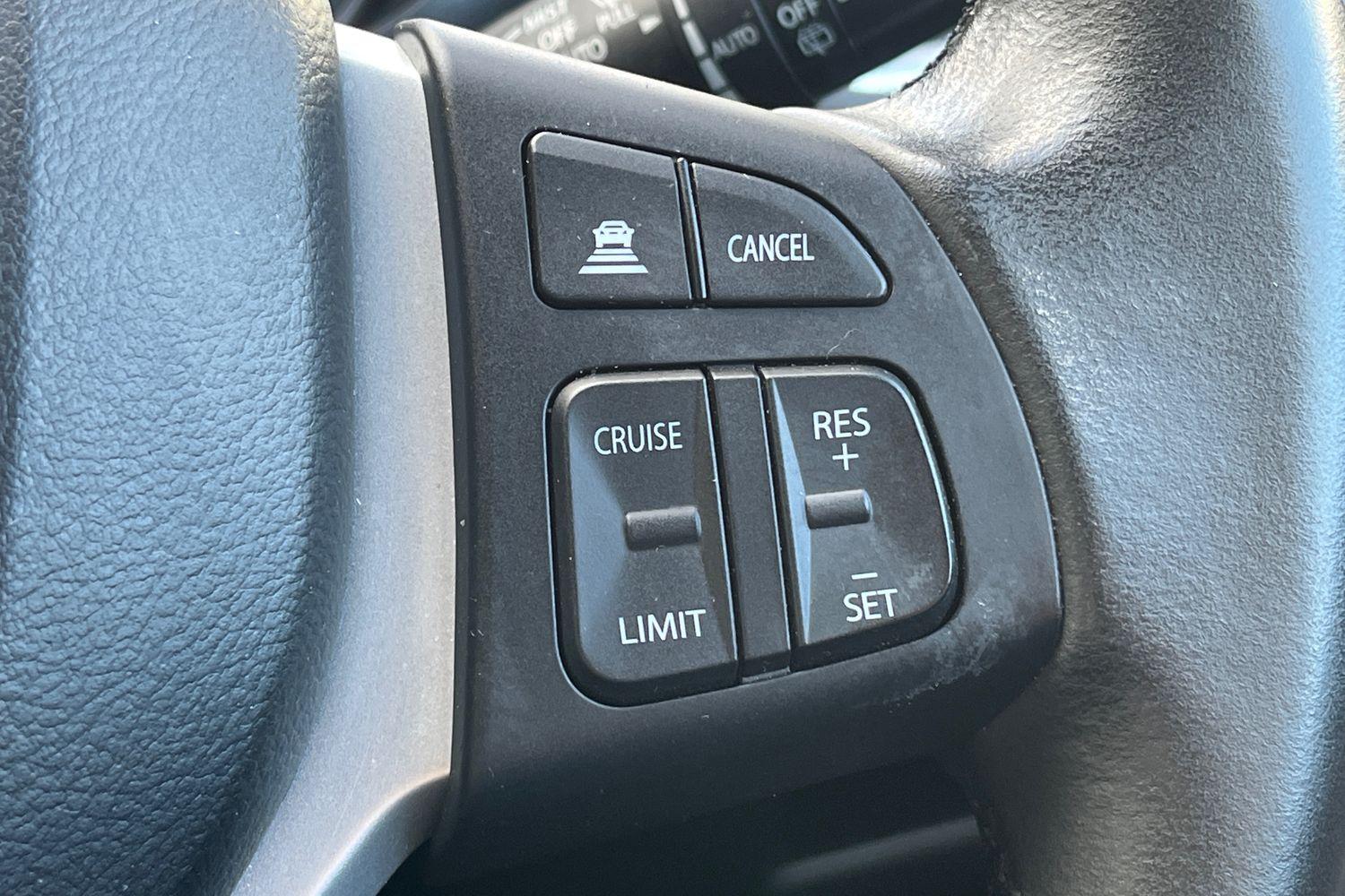 Suzuki S-CROSS Photo 33