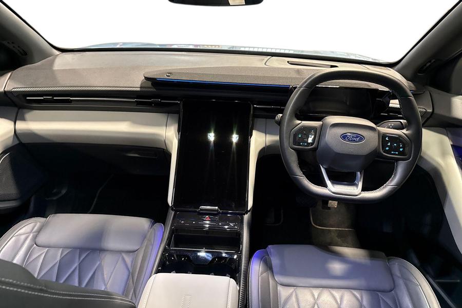 Ford Explorer Photo autoimg-c162eba7420687cffb68d91571b5962c3c0ccd28.jpg