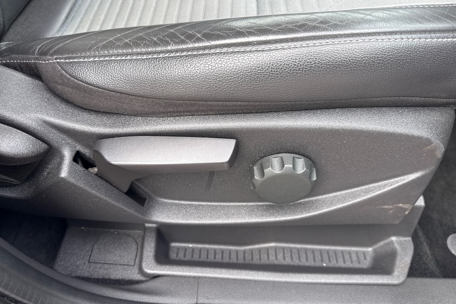 Ford KUGA Photo 36