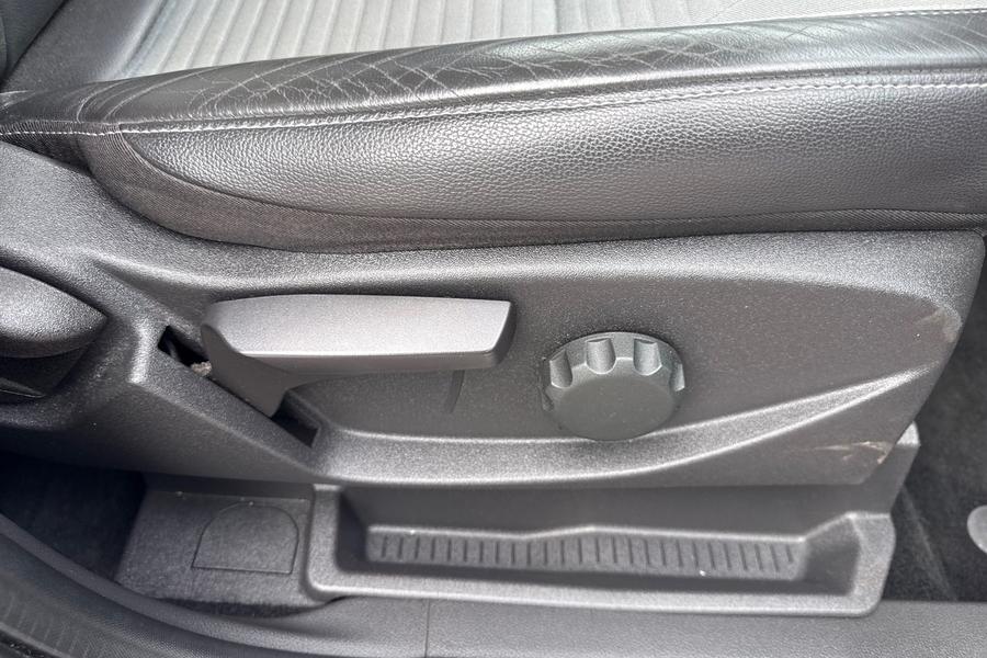 Ford KUGA Photo autoimg-c1697fcc7b9f50c0a53923da848515b8f5170adb.jpg