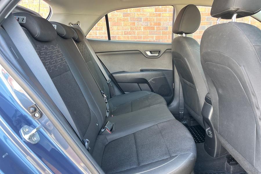 Kia Rio Photo autoimg-c16a892c303004bce7f016949e133b0408d420ca.jpg