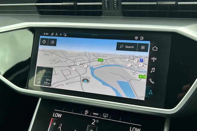 AUDI A6 Saloon Photo 14