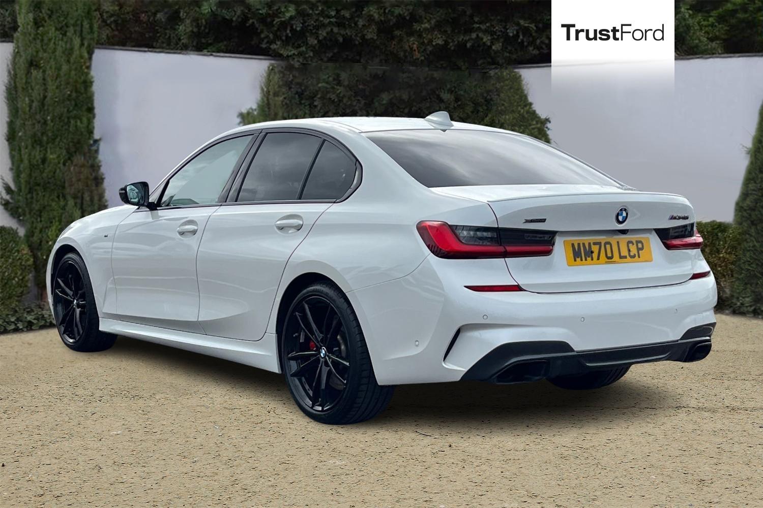 BMW 3 Series Photo 1
