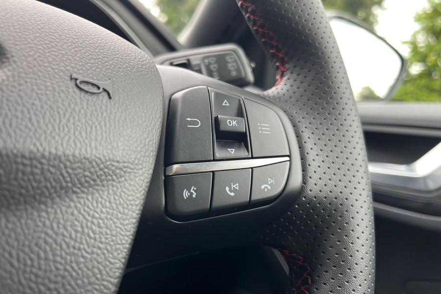 Ford FOCUS Photo autoimg-c17388702a43932f82a2ee1c07c53aa368d43287.jpg