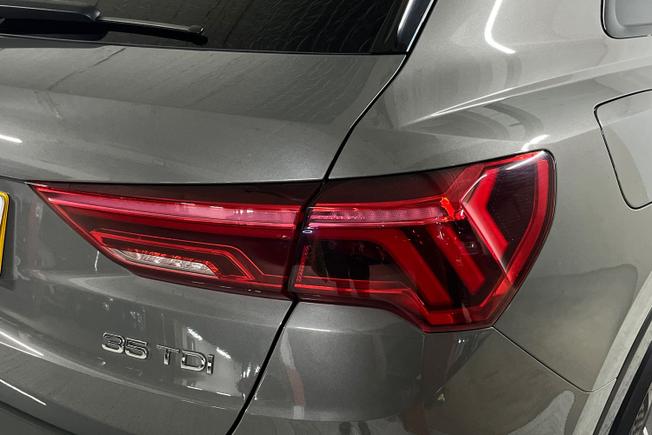 AUDI Q3 Photo 18