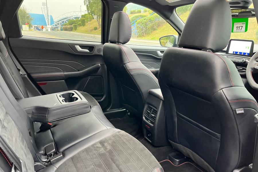 Ford Kuga Photo autoimg-c174d5db4aceb6b6203c558d00f59dd4a4228745.jpg