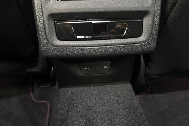 VOLKSWAGEN Golf Photo 30