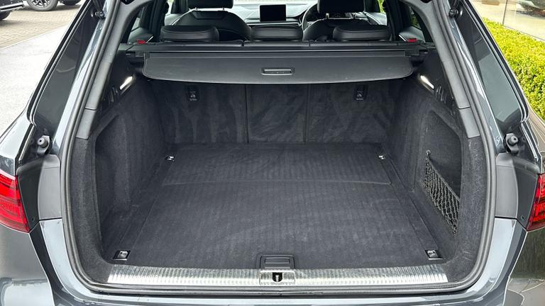 Used Audi A4 Avant AO69DVF 22