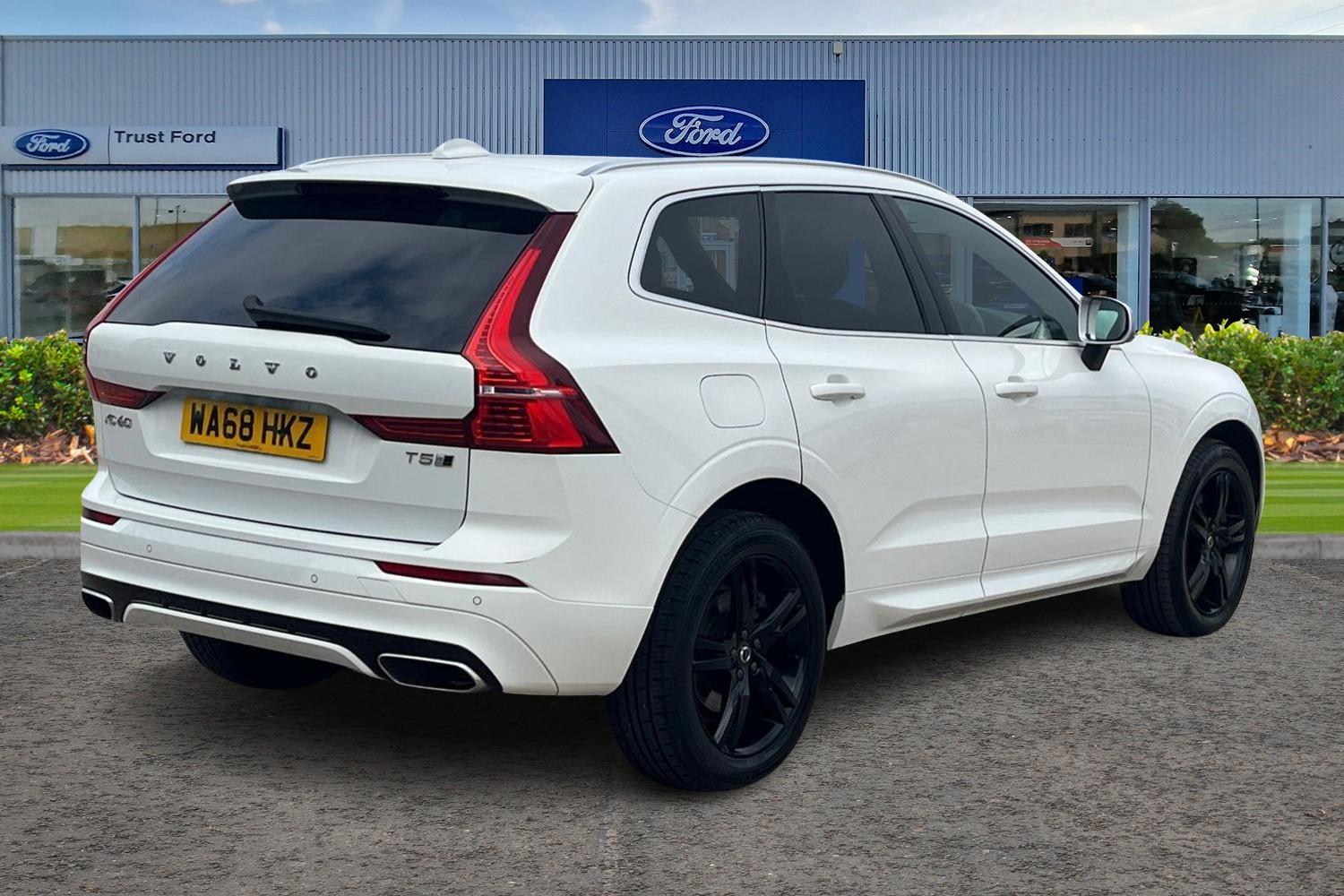 Volvo XC60 Photo 3