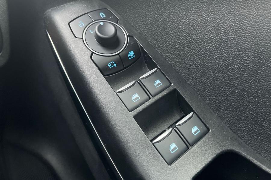 Ford KUGA Photo autoimg-c17708cfb3f8ea8141e7dd99399fc197833c3e43.jpg