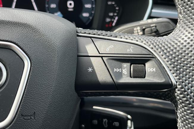 AUDI Q3 Photo 17