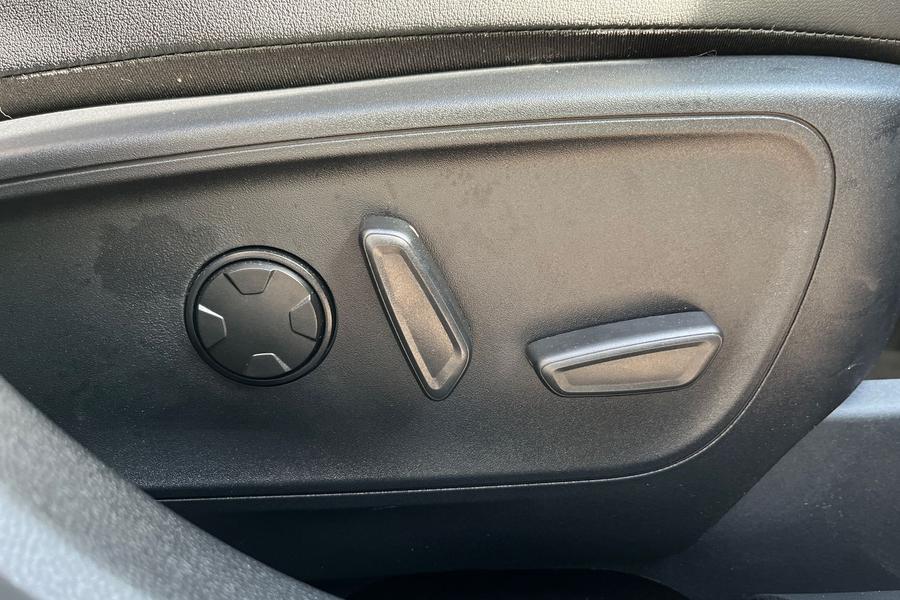 Ford KUGA Photo autoimg-c181346888ffb7d490b503e554afb78a2ee41605.jpg