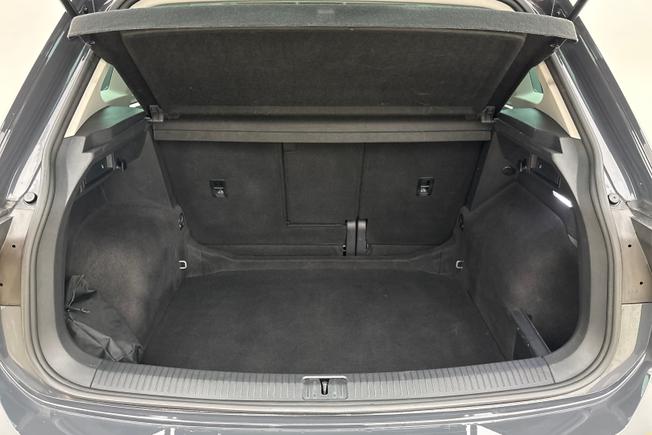 VOLKSWAGEN Tiguan Photo 12