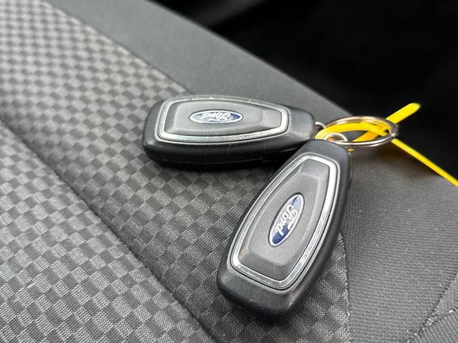 FORD Fiesta Photo 42