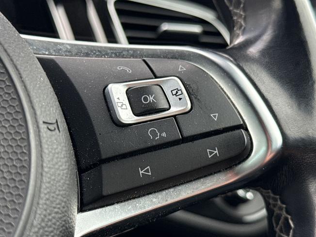 VOLKSWAGEN Golf Photo 17