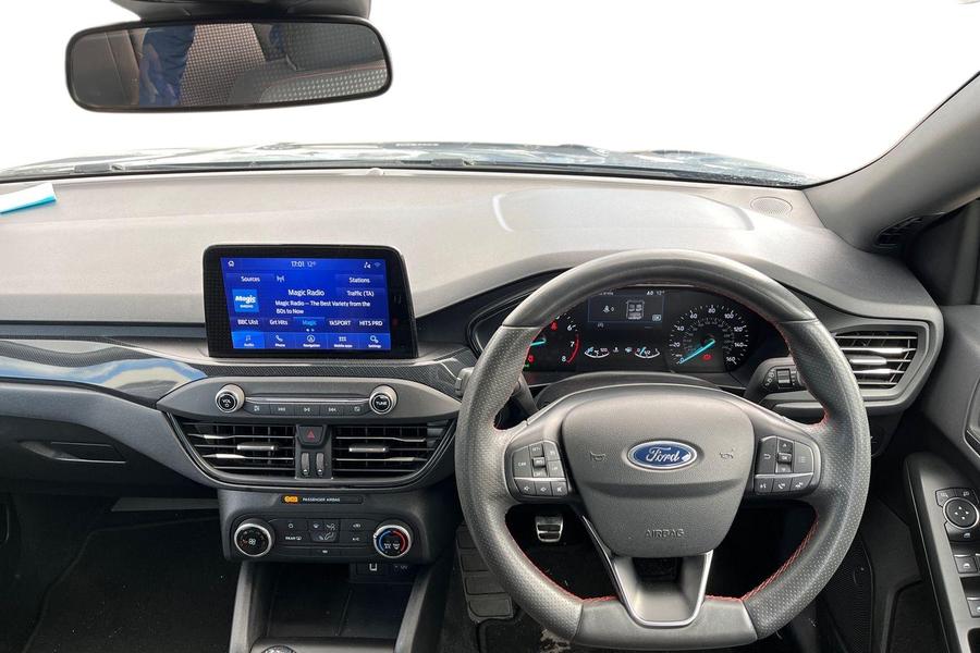 Ford FOCUS Photo autoimg-c1904af190d3c3de3243c18152d00eda3b9bfaf2.jpg