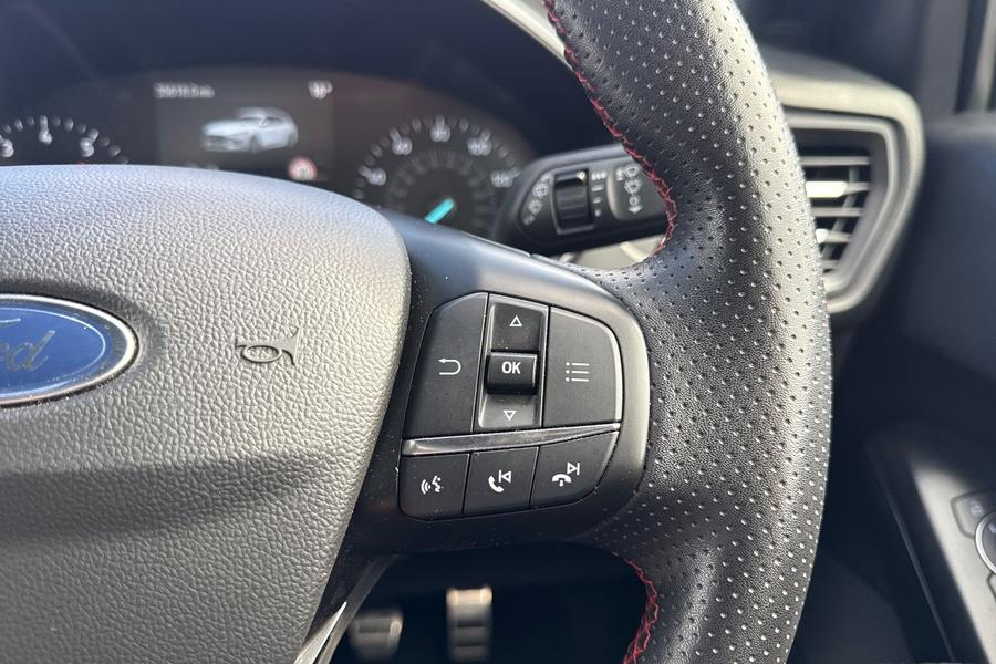 Ford FOCUS Photo autoimg-c191656a37ca8ef80f52c275f46d55149e698bdd.jpg