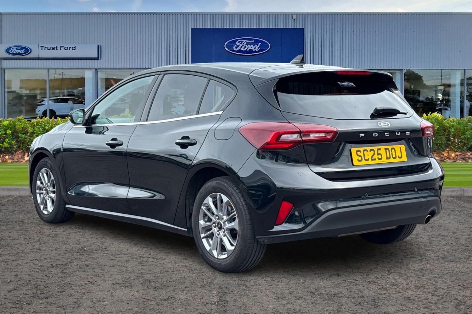 Ford Focus Photo 1