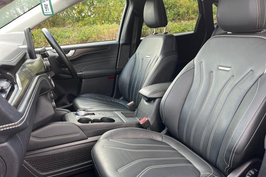 Ford Kuga Photo autoimg-c19304d95439f90087db90054eae500a90540c58.jpg