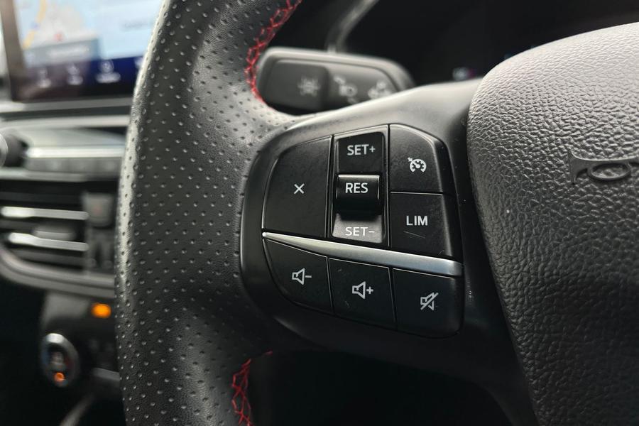 Ford Kuga Photo autoimg-c193c702370fbced0ece873136829226cab39c28.jpg