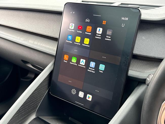 POLESTAR Polestar 2 Photo 58