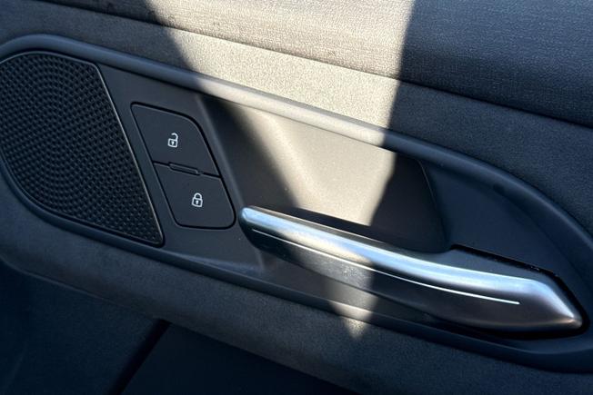 AUDI Q3 Photo 33