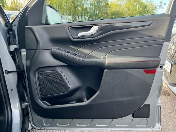 Ford Kuga Photo autoimg-c1a0448beb5526921160d06319472d7ae8a94ac2.jpg