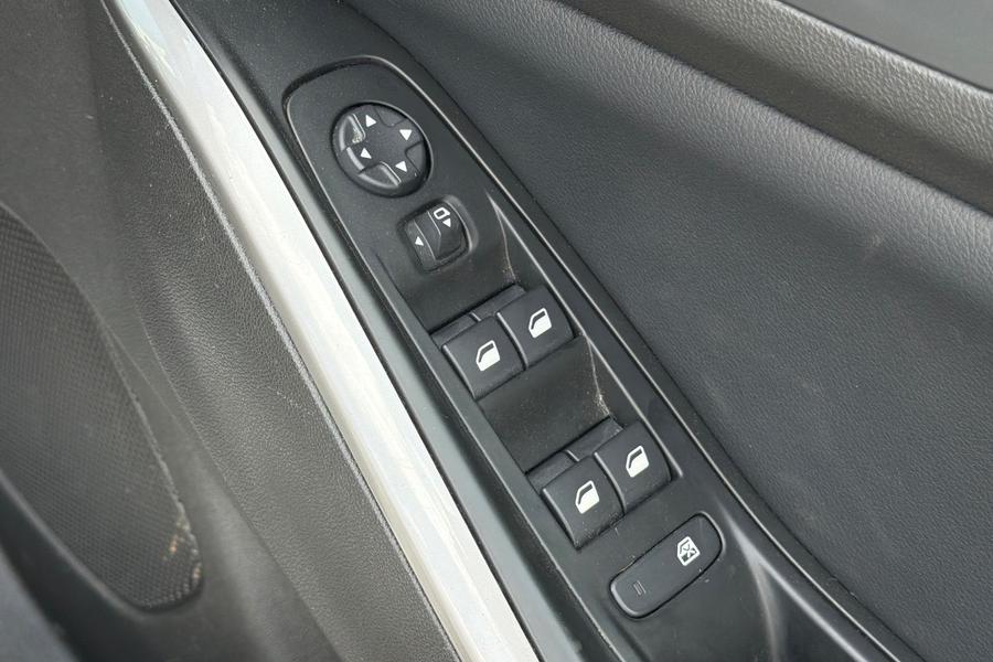 Vauxhall GRANDLAND Photo autoimg-c1a0ac55dd94f9a4ea556bdcf2cd00a46510102f.jpg