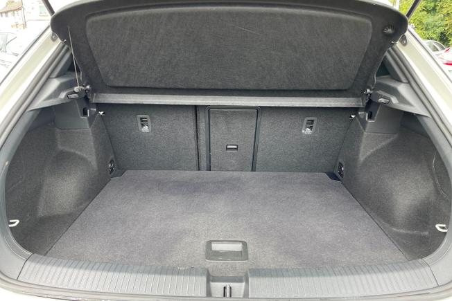 VOLKSWAGEN T-Roc Photo 12