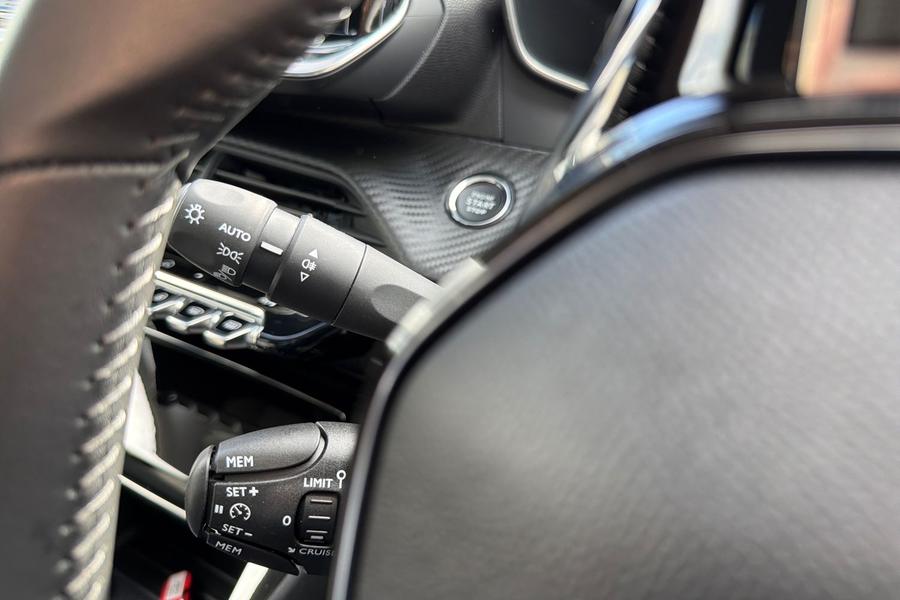 Peugeot 208 Photo autoimg-c1a3beaa445b6dce7199baabfce19d9443283e5e.jpg
