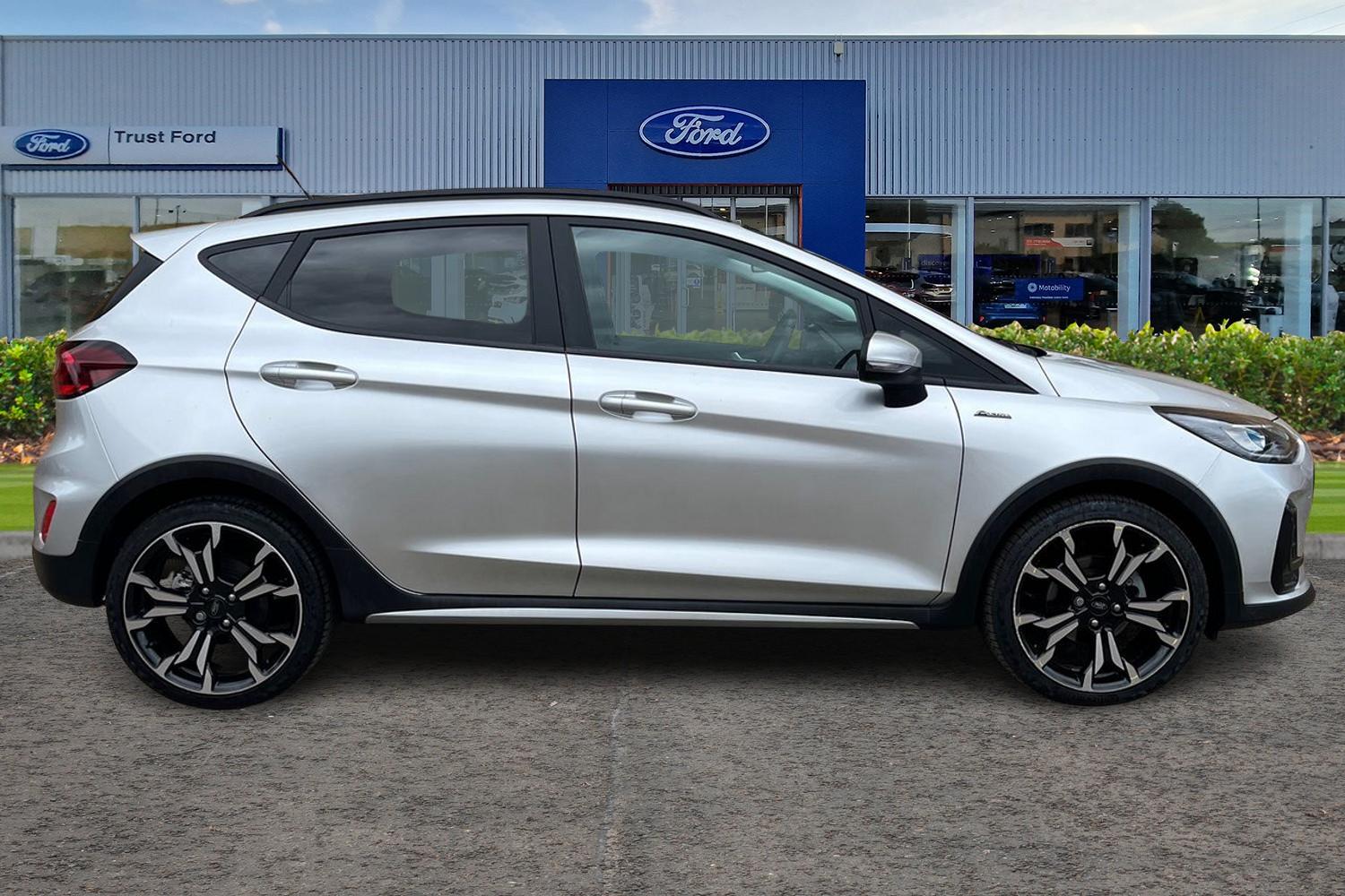 Ford FIESTA Photo 2