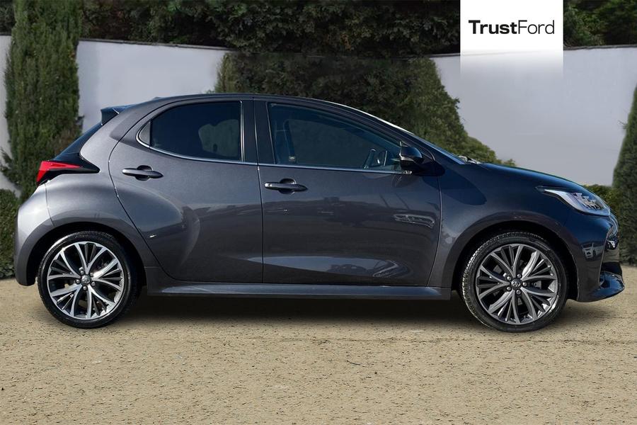Toyota YARIS Photo autoimg-c1a570ebd589b569d0c65d8db8a60565a5724dab.jpg