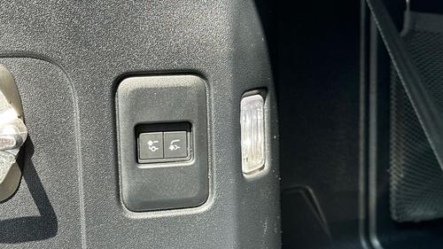 Land Rover Defender Photo autoimg-c1a74aa8ffabc677b6fff483c87cac9863bad666.jpg