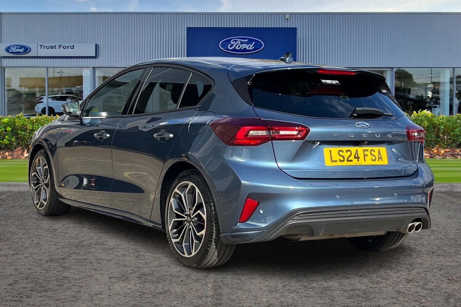 Ford Focus Photo 1