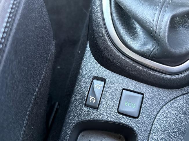RENAULT Captur Photo 29