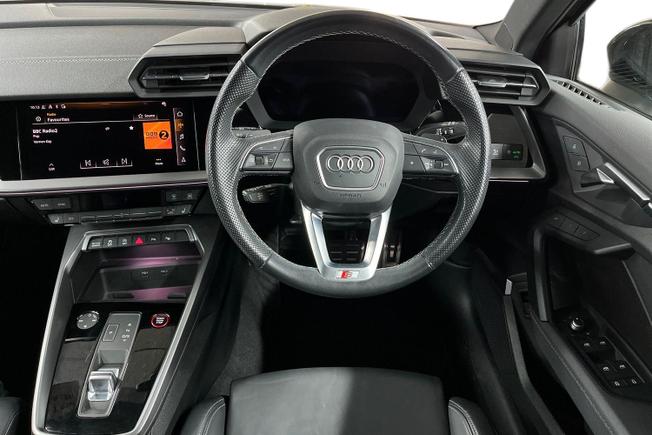 AUDI S3 Photo 11