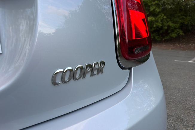 MINI Hatch Photo 23