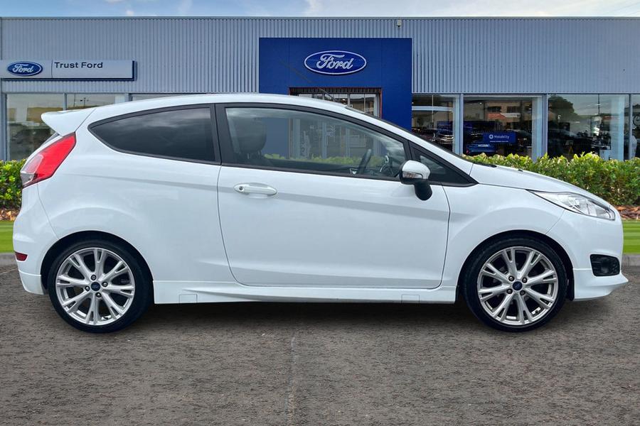 Ford FIESTA Photo autoimg-c1b0d6f3d25821433e83600554d9184850428d97.jpg