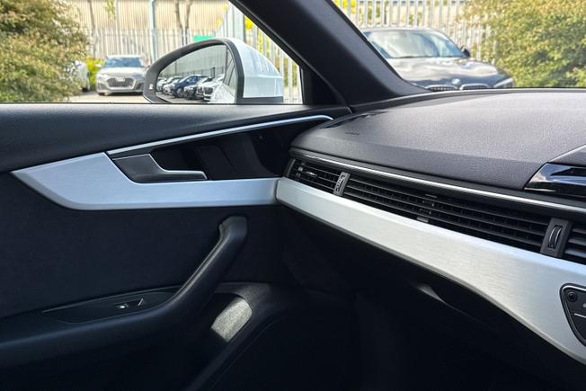 AUDI A4 Avant Photo 40