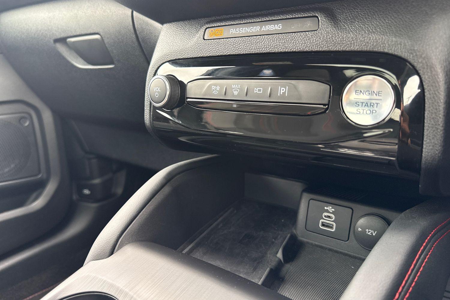 Ford KUGA Photo 29