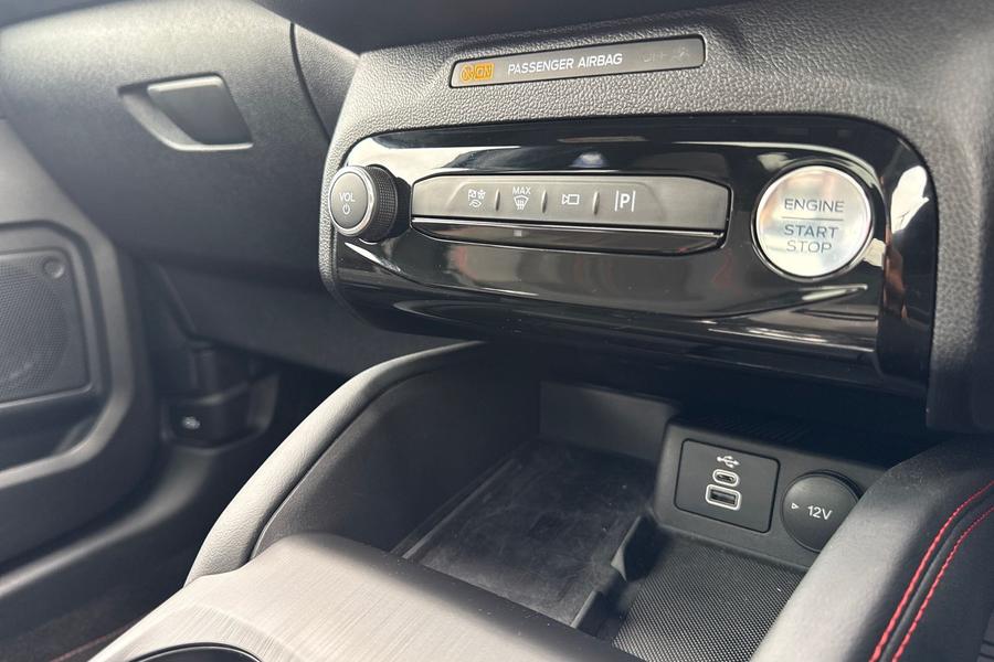 Ford KUGA Photo autoimg-c1b2b5344c3021be3b1904283fab4b7353554845.jpg