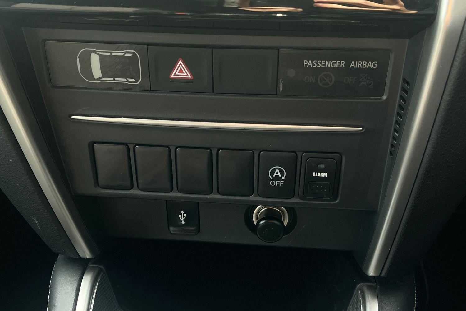 Mitsubishi L200 Photo 37