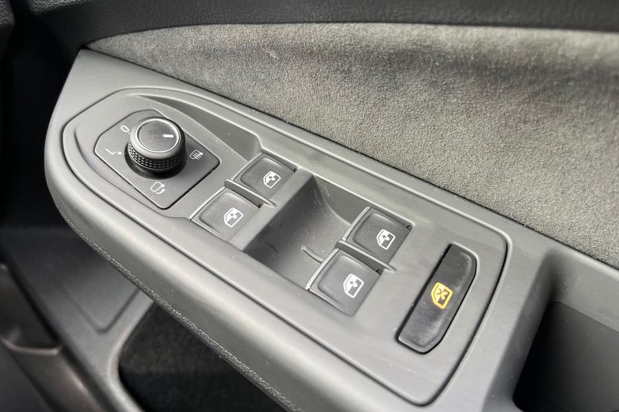 Volkswagen Golf Photo autoimg-c1b42996c0ede903a5397ef2739c88fc06eaed6f.jpg