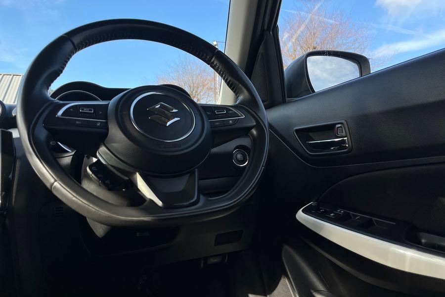 Suzuki SWIFT Photo autoimg-c1b4365576b6c77721195beb8658d687760b890a.jpg
