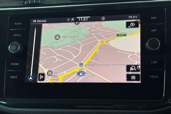 VOLKSWAGEN Tiguan Photo 14