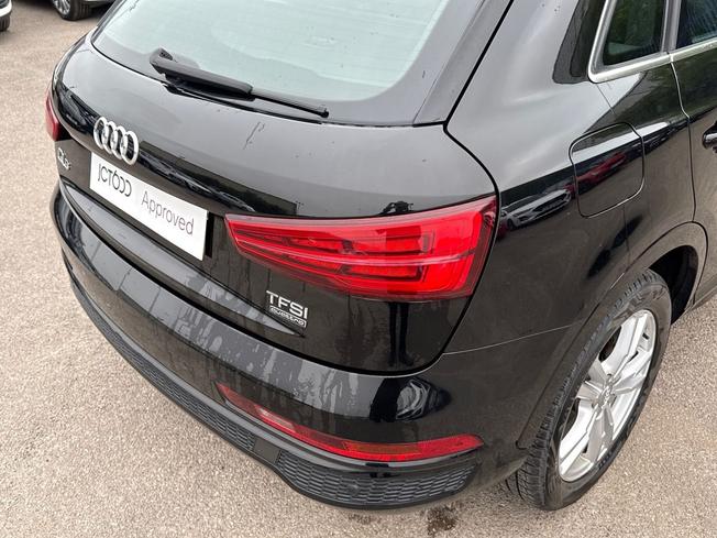 Audi Q3 Photo 24