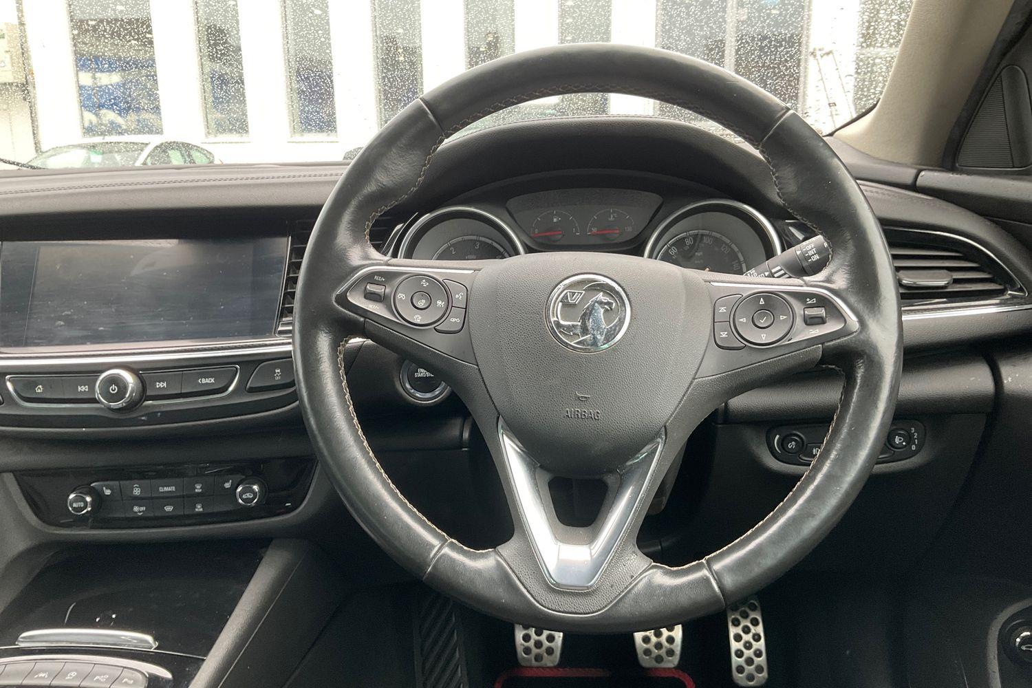 Vauxhall INSIGNIA Photo 11